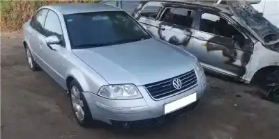 Veicolo di demolizione VOLKSWAGEN PASSAT BERLINA (3B3) 1.8 T 20V dell'anno 2001 alimentato AWT
