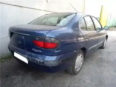 Veicolo di demolizione renault                                            megane i classic (la0/1_)                                                                                                                                                                                                                                  1.6 e (la0f. la0s)                                                                                                                                                                                                                                         dell'anno 1997 alimentato k7m 702