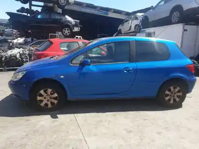 Veículo de Sucata PEUGEOT 307 (S1) XS do ano 2001 alimentado RHY