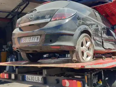 Veículo de Sucata opel astra gtc cosmo do ano 2006 alimentado z19dth