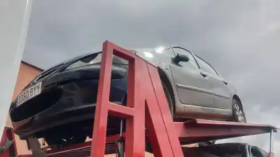 Vehicul casat PEUGEOT 307 (S1) XR al anului 2002 alimentat NFU