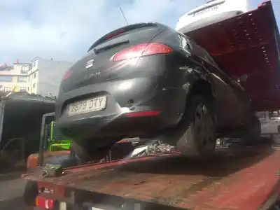 Veículo de Sucata SEAT LEON (1P1) Reference do ano 2005 alimentado BKC