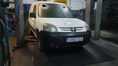 Veículo de Sucata PEUGEOT PARTNER (S2) Combiespace do ano 2003 alimentado WJY