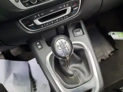 Здавання транспортного засобу RENAULT SCÉNIC III (JZ0/1_) 1.5 DCI року 2013 потужний K9K636