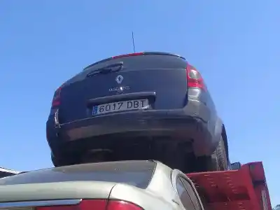 Утилизация автомобиля RENAULT MEGANE II FAMILIAR Authentique 82 CV / 60 KW года 2004 питание K9K