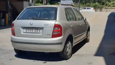 Véhicule à la ferraille SKODA FABIA (6Y2/6Y3) Classic de l'année 2000 alimenté ASY