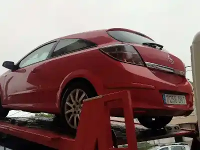 Veículo de Sucata OPEL ASTRA GTC Cosmo do ano 2006 alimentado Z17DTH
