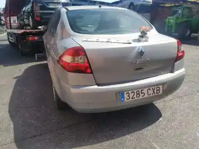 Veículo de Sucata RENAULT MEGANE II BERLINA 5P Confort Dynamique do ano 2001 alimentado K9K728