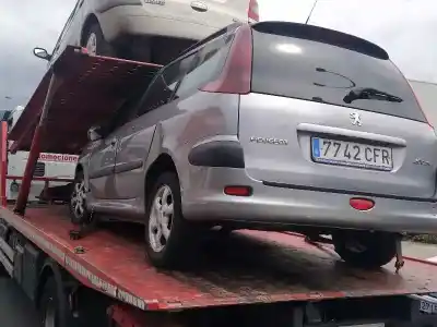 Sloopvoertuig PEUGEOT 206 SW X-LINE van het jaar 2003 aangedreven 8HXDV4TD