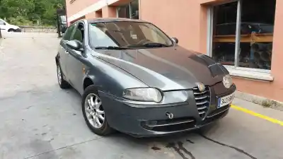 Vehicul casat alfa romeo 147 (190) 1.9 jtd distinctive al anului 2001 alimentat 937a2000