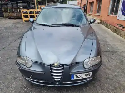 Vehicul casat alfa romeo 147 (190) 1.9 jtd distinctive al anului 2001 alimentat 937a2000