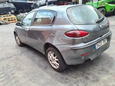 Vehicul casat alfa romeo 147 (190) 1.9 jtd distinctive al anului 2001 alimentat 937a2000