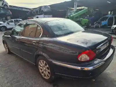 Здавання транспортного засобу JAGUAR X-TYPE I (X400) 2.5 V6 A LAS 4 RUEDAS року 2001 потужний XB
