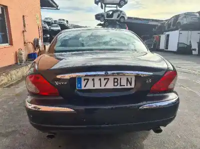 Здавання транспортного засобу jaguar x-type i (x400) 2.5 v6 a las 4 ruedas року 2001 потужний xb