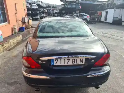 Здавання транспортного засобу jaguar x-type i (x400) 2.5 v6 a las 4 ruedas року 2001 потужний xb