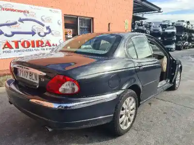 Здавання транспортного засобу jaguar x-type i (x400) 2.5 v6 a las 4 ruedas року 2001 потужний xb