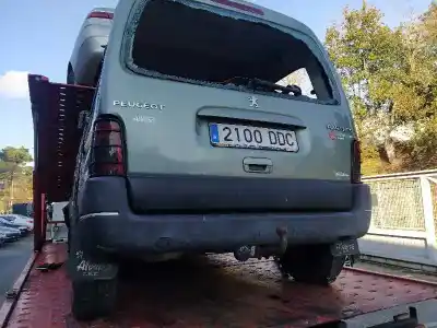 Veículo de Sucata PEUGEOT PARTNER (S2) Xacobeo do ano 2004 alimentado RHY