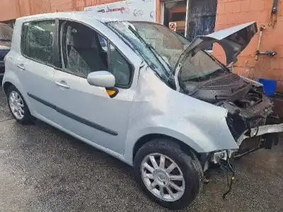 Veículo de Sucata renault modus confort dynamique 98 cv / 72 kw do ano 2005 alimentado k4j770