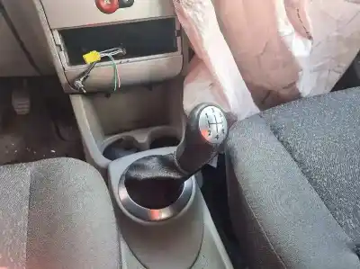 Veículo de Sucata renault modus confort dynamique 98 cv / 72 kw do ano 2005 alimentado k4j770