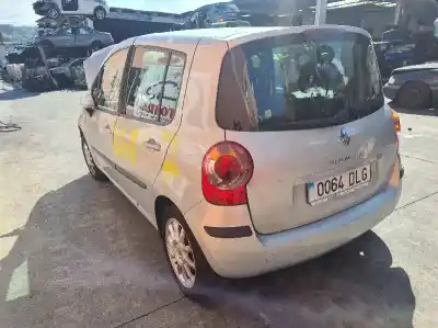 Veículo de Sucata renault modus confort dynamique 98 cv / 72 kw do ano 2005 alimentado k4j770