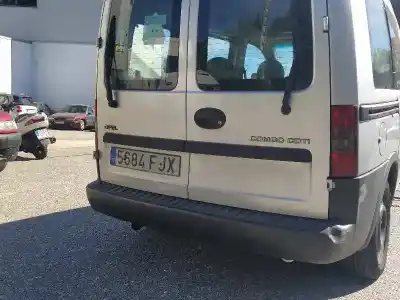 Veicolo di demolizione OPEL                                               COMBO                                                                                                                                                                                                                                                      Familiar                                                                                                                                                                                                                                                   dell'anno 2006 alimentato Z13DT