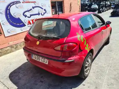 Vehicul casat alfa romeo 147 (190) 1.9 jtd distinctive al anului 2003 alimentat 937a2000