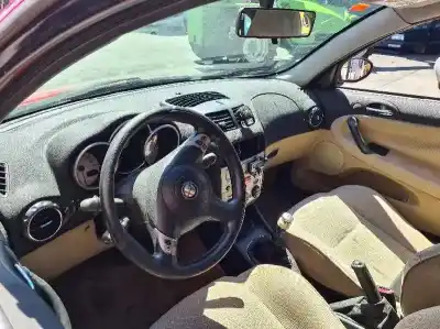 Vehicul casat alfa romeo 147 (190) 1.9 jtd distinctive al anului 2003 alimentat 937a2000