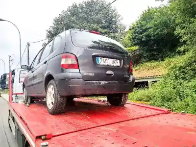 Здавання транспортного засобу RENAULT MEGANE I SCENIC (JA0) 1.9 dTi Diesel CAT 98 CV / 72 KW року 2001 потужний F9Q