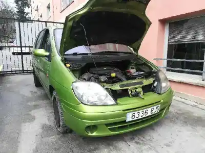 Verschrottungsfahrzeug RENAULT SCÉNIC I MONOSPACE (JA0/1_, FA0_) 1.9 dTi (JA1U) des Jahres 2001 angetrieben F9Q