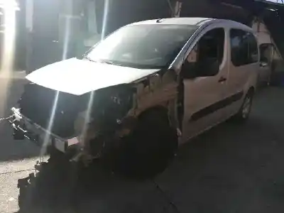 Veículo de Sucata peugeot partner tepee 1.6 hdi / bluehdi 75 do ano 2015 alimentado 9hndv6eted