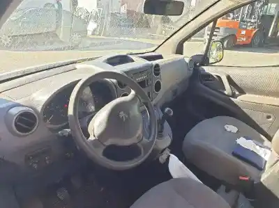 Veículo de Sucata peugeot partner tepee 1.6 hdi / bluehdi 75 do ano 2015 alimentado 9hndv6eted