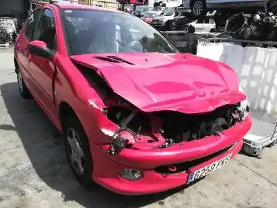 Veículo de Sucata peugeot 206 berlina 1.4 hdi do ano 2007 alimentado 8hz