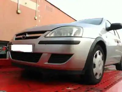 Veicolo di demolizione OPEL CORSA C ESSENTIA dell'anno 2004 alimentato Z13DT