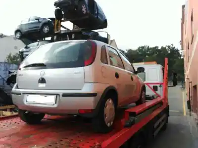 Veicolo di demolizione opel corsa c essentia dell'anno 2004 alimentato z13dt