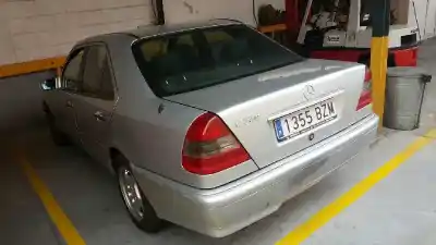 Vehículo de desguace MERCEDES CLASE C (W202) BERLINA 2.5 20V Turbodiesel CAT del año 1996 con motor 605960