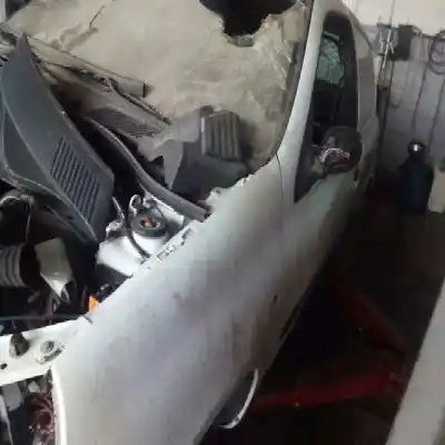 Утилизация автомобиля renault clio ii fase ii (b/cb0) base authentique 82 cv / 60 kw года 2001 питание k9k710