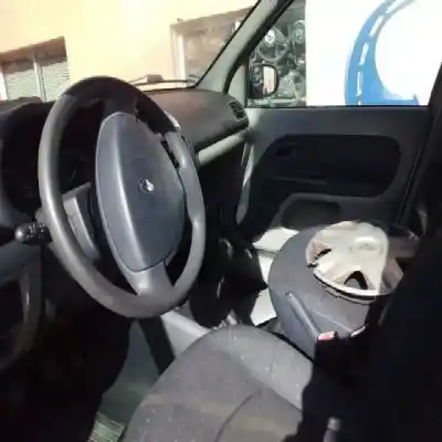 Veículo de Sucata RENAULT CLIO II FASE II (B/CB0) Base Authentique 65 CV / 48 KW do ano 2002 alimentado K9K700