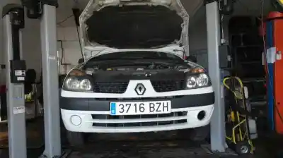 Veículo de Sucata renault clio ii fase ii (b/cb0) base authentique 65 cv / 48 kw do ano 2002 alimentado 
