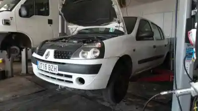 Veículo de Sucata RENAULT CLIO II FASE II (B/CB0) Base Authentique 65 CV / 48 KW do ano 2002 alimentado 