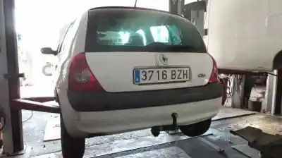 Veículo de Sucata renault clio ii fase ii (b/cb0) base authentique 65 cv / 48 kw do ano 2002 alimentado 