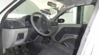 Veículo de Sucata renault clio ii fase ii (b/cb0) base authentique 65 cv / 48 kw do ano 2002 alimentado 