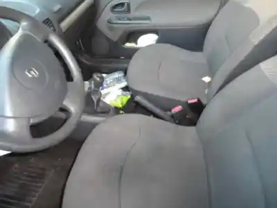 Veículo de Sucata RENAULT CLIO II FASE II (B/CB0) Base Authentique 65 CV / 48 KW do ano 2006 alimentado K9K704