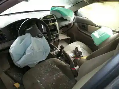 Veicolo di demolizione KIA CERATO 2.0 EX CRDi Berlina dell'anno 2004 alimentato D4EA