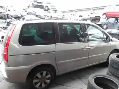 Véhicule à la ferraille CITROEN C8 2.2 HDi 16V PREMIER II de l'année 2004 alimenté 4HW(DW12TED4)