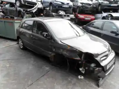 Sloopvoertuig toyota corolla (_e12_) 1.4 d (nde120_) van het jaar 2005 aangedreven 1nd-tv