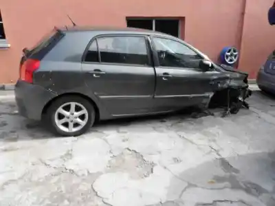 Sloopvoertuig toyota corolla (_e12_) 1.4 d (nde120_) van het jaar 2005 aangedreven 1nd-tv