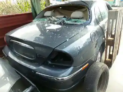 Veicolo di demolizione jaguar s-type 3.0 v6 executive dell'anno 2001 alimentato g/fb