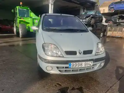 Véhicule à la ferraille RENAULT SCÉNIC I MONOSPACE (JA0/1_, FA0_) 1.9 dTi (JA1U) de l'année 2001 alimenté F9Q