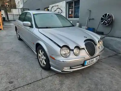 Veicolo di demolizione jaguar s-type 3.0 v6 24v cat dell'anno 2000 alimentato ajv6