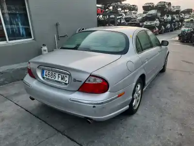 Veicolo di demolizione jaguar s-type 3.0 v6 24v cat dell'anno 2000 alimentato ajv6